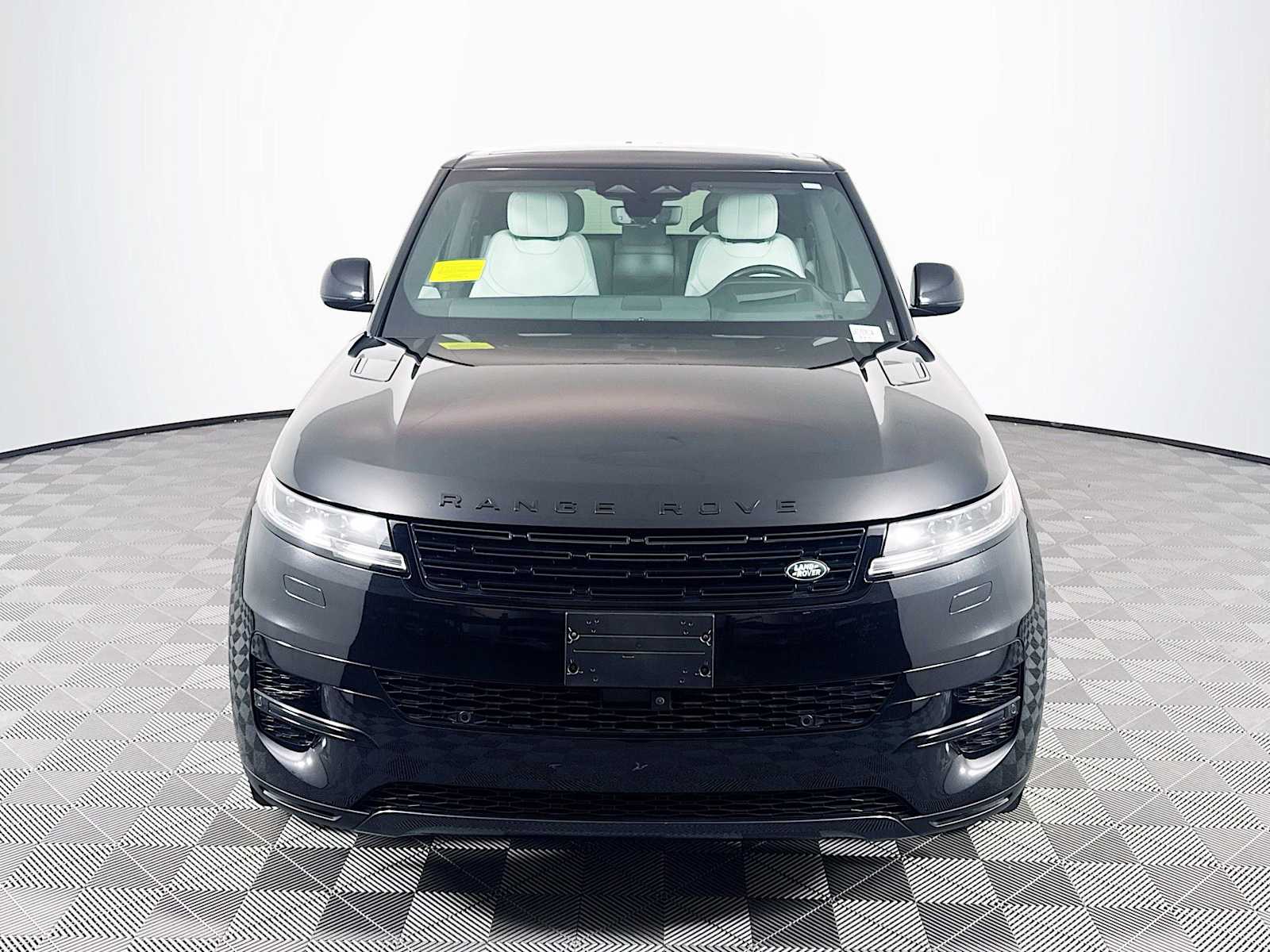 2024 Land Rover Range Rover Sport SE photo 2