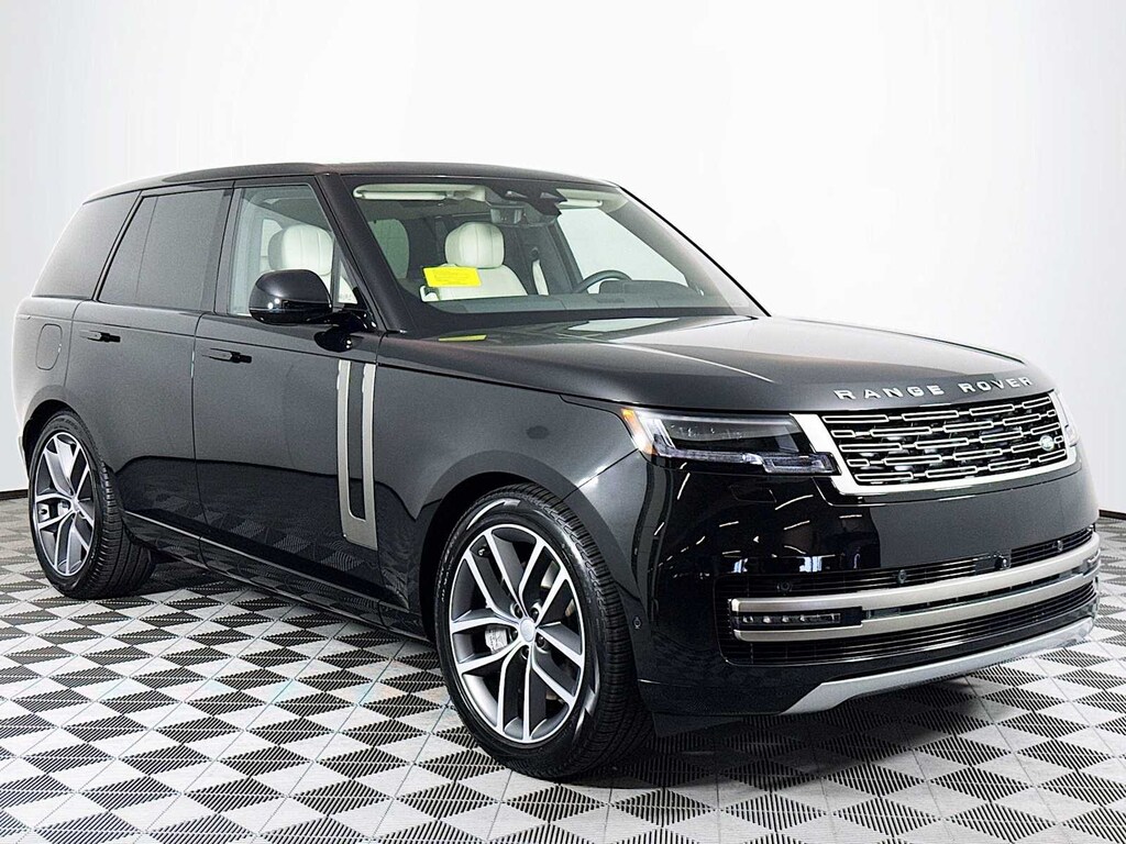 New 2025 Land Rover Range Rover SE SUV