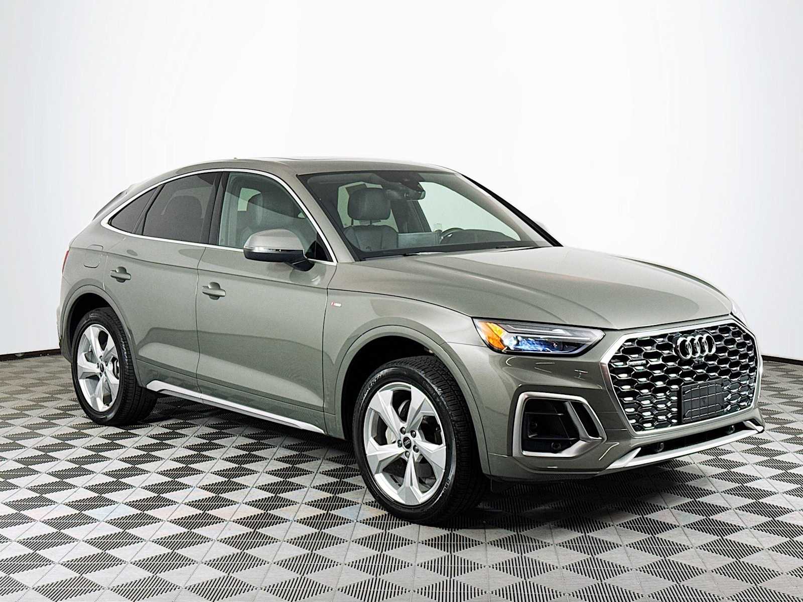 2023 Audi Q5 Sportback 45 S line Premium Plus photo 3
