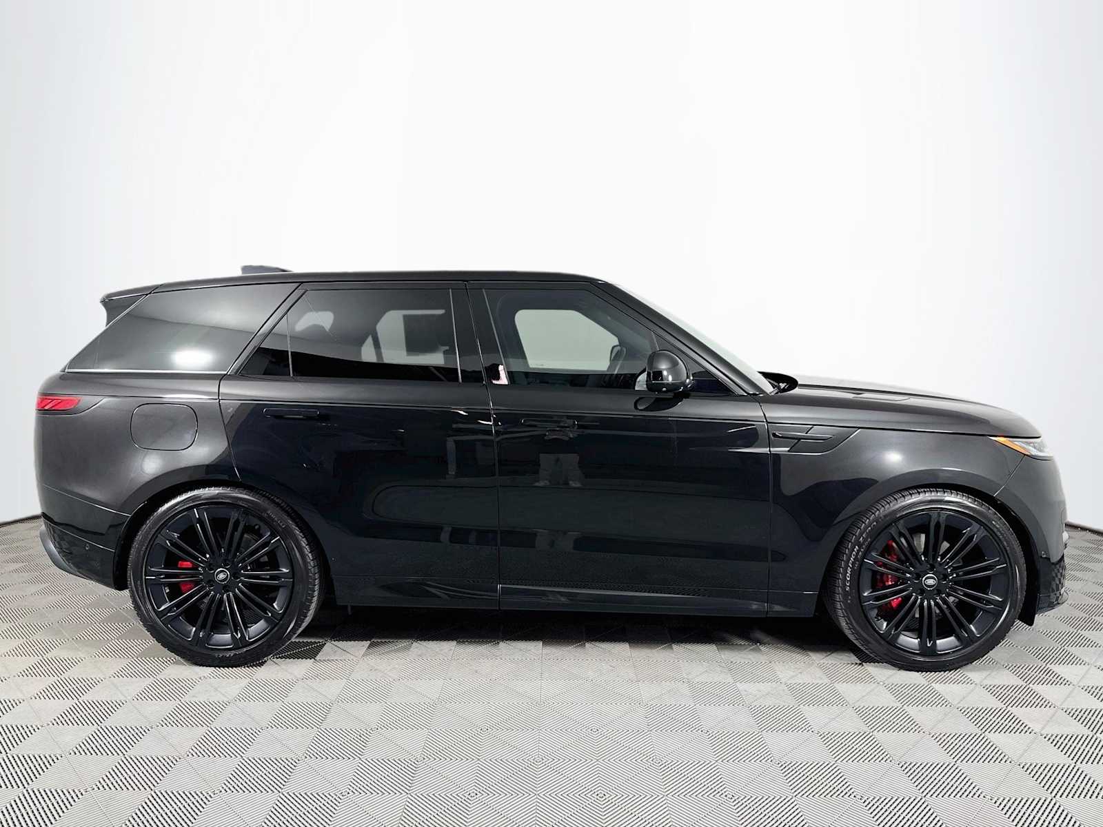 Used 2024 Land Rover Range Rover Sport Dynamic SE SUV