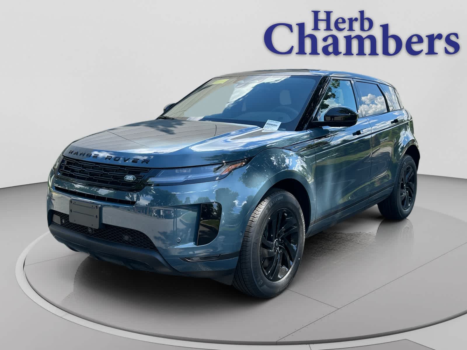 2026 Land Rover Range Rover Evoque S's photo