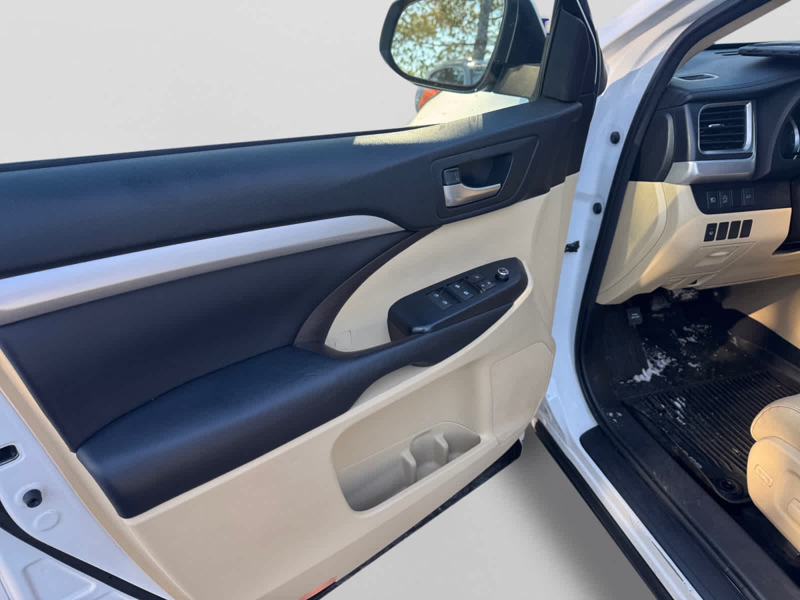 used 2017 Toyota Highlander car, priced at $22,000