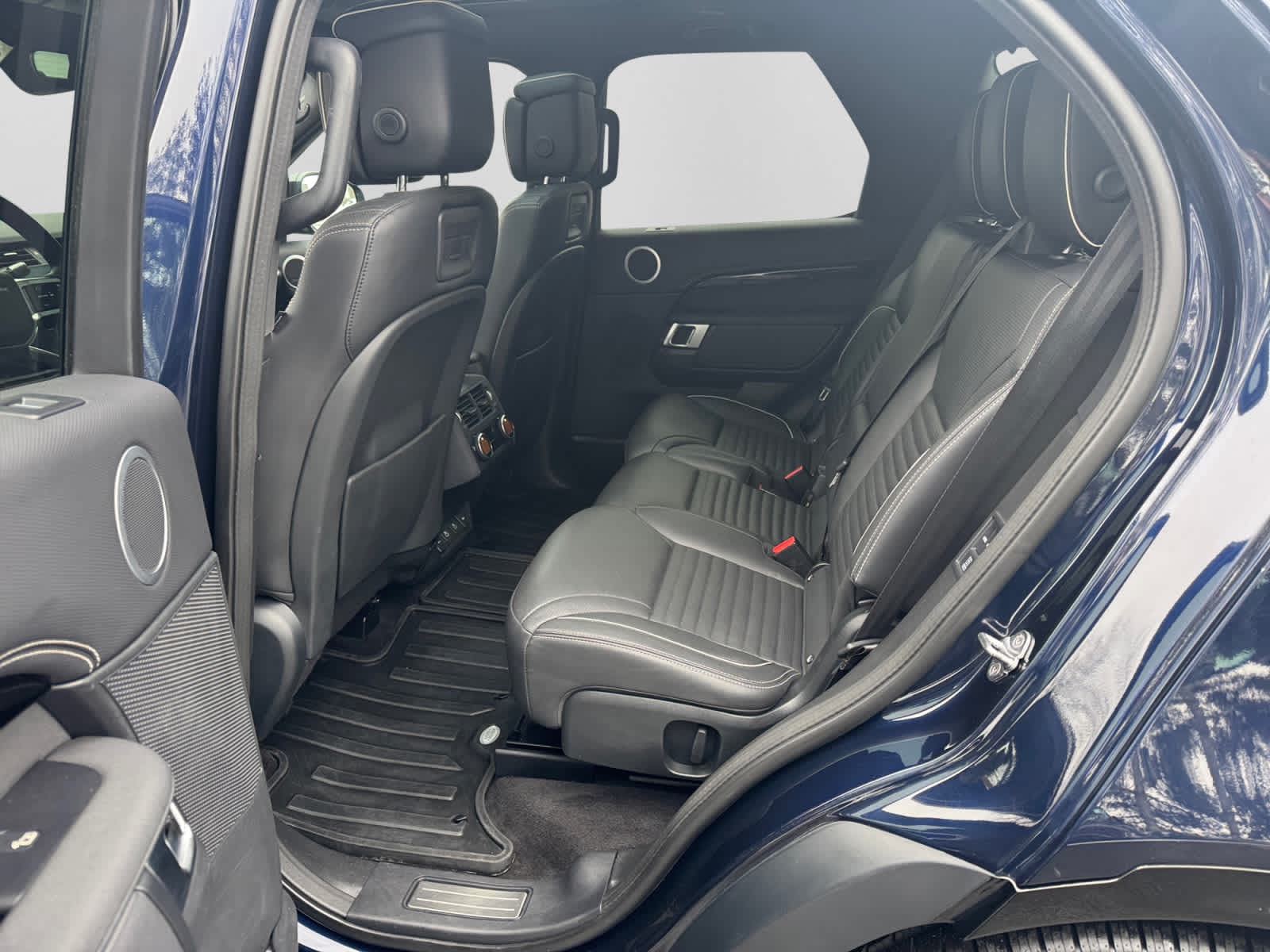 used 2021 Land Rover Discovery car, priced at $26,500