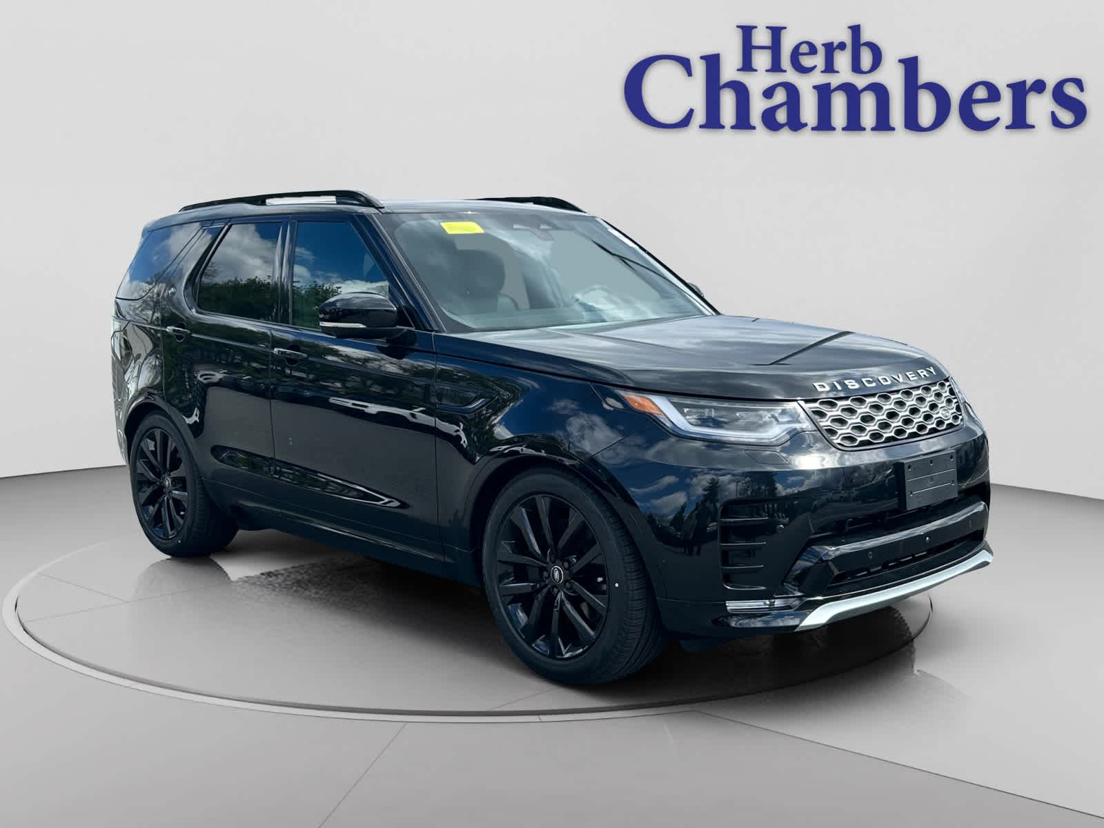 new 2026 Land Rover Discovery car, priced at $79,671