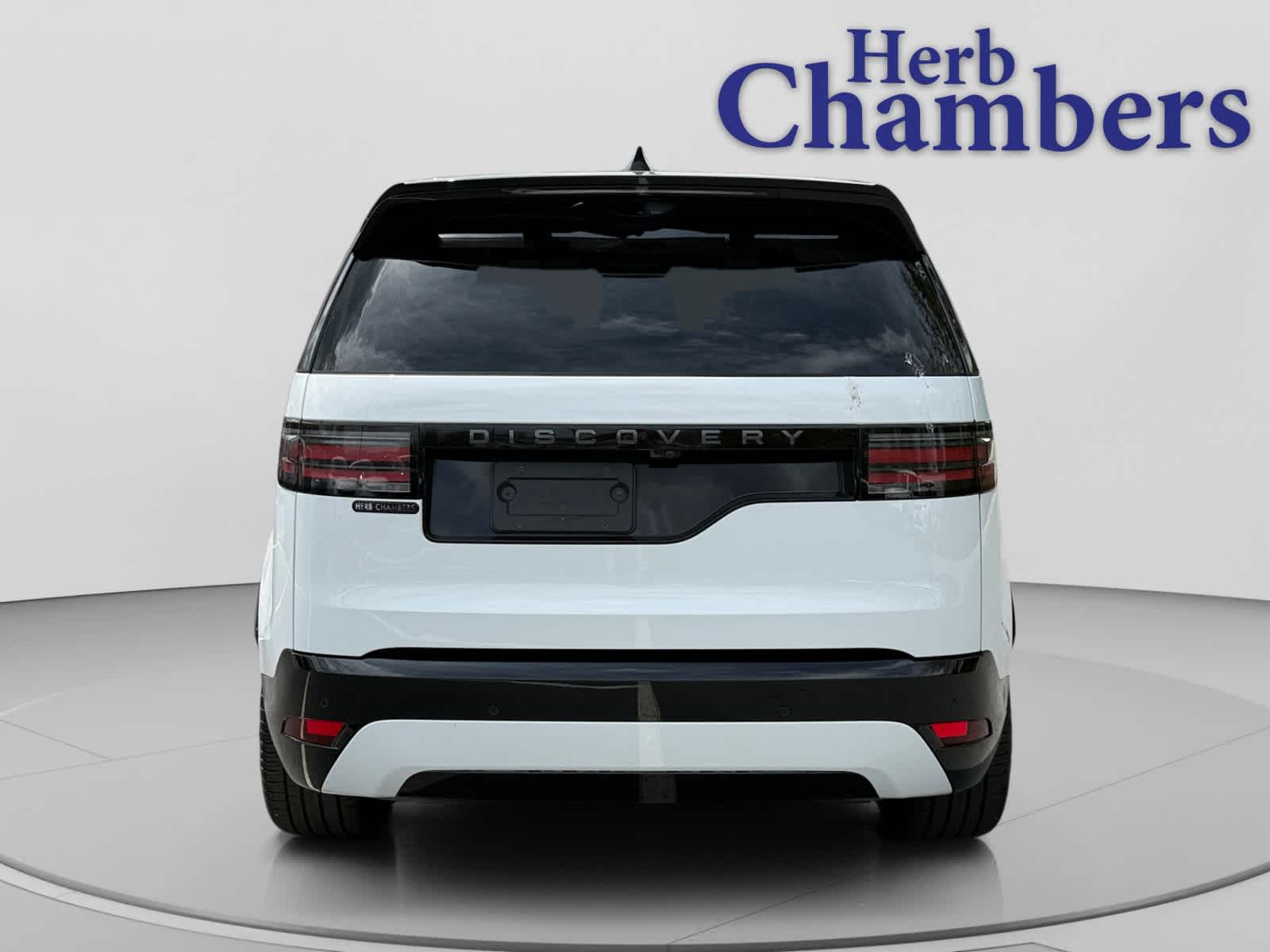 used 2025 Land Rover Discovery car, priced at $56,465