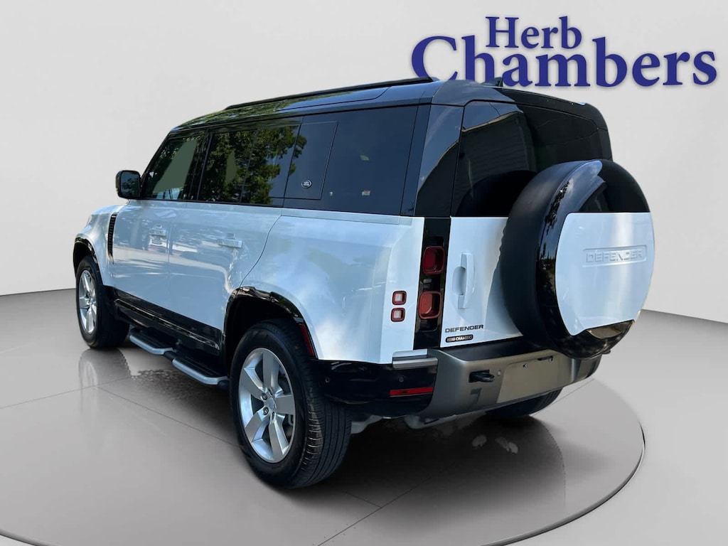Used 2024 Land Rover Defender 110 X-Dynamic SE SUV