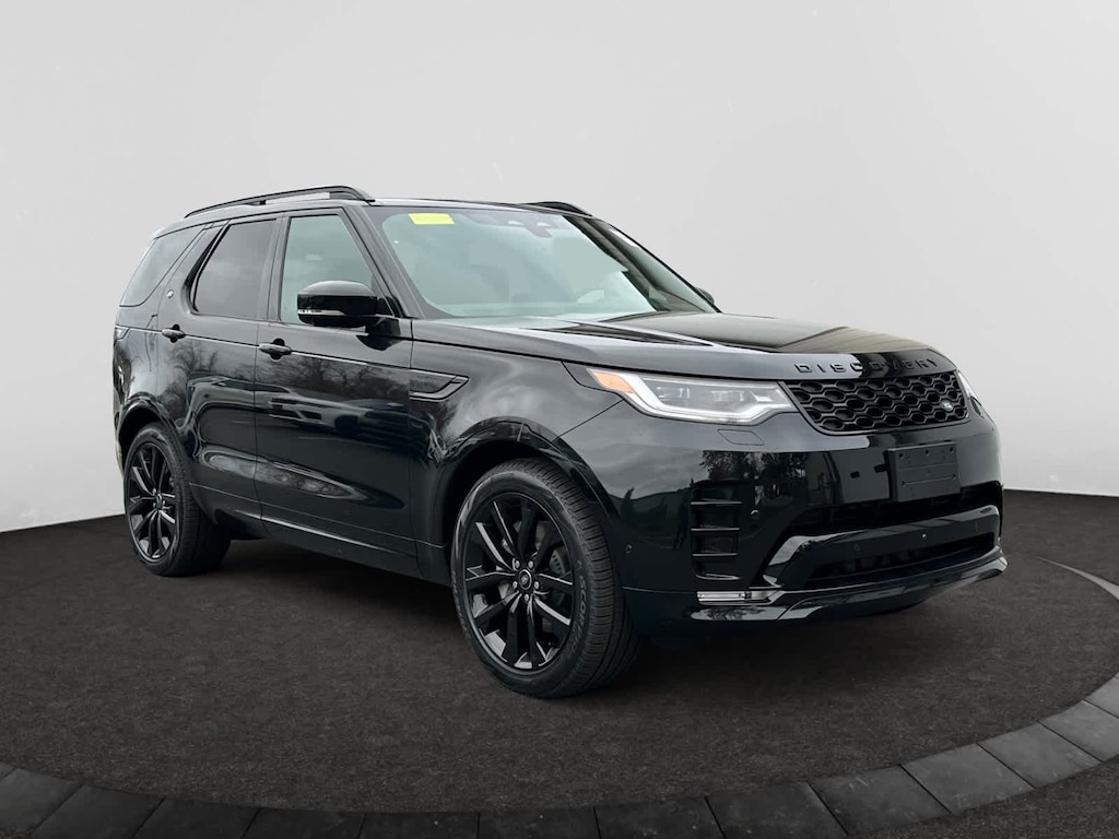 New 2026 Land Rover Discovery Dynamic SE SUV