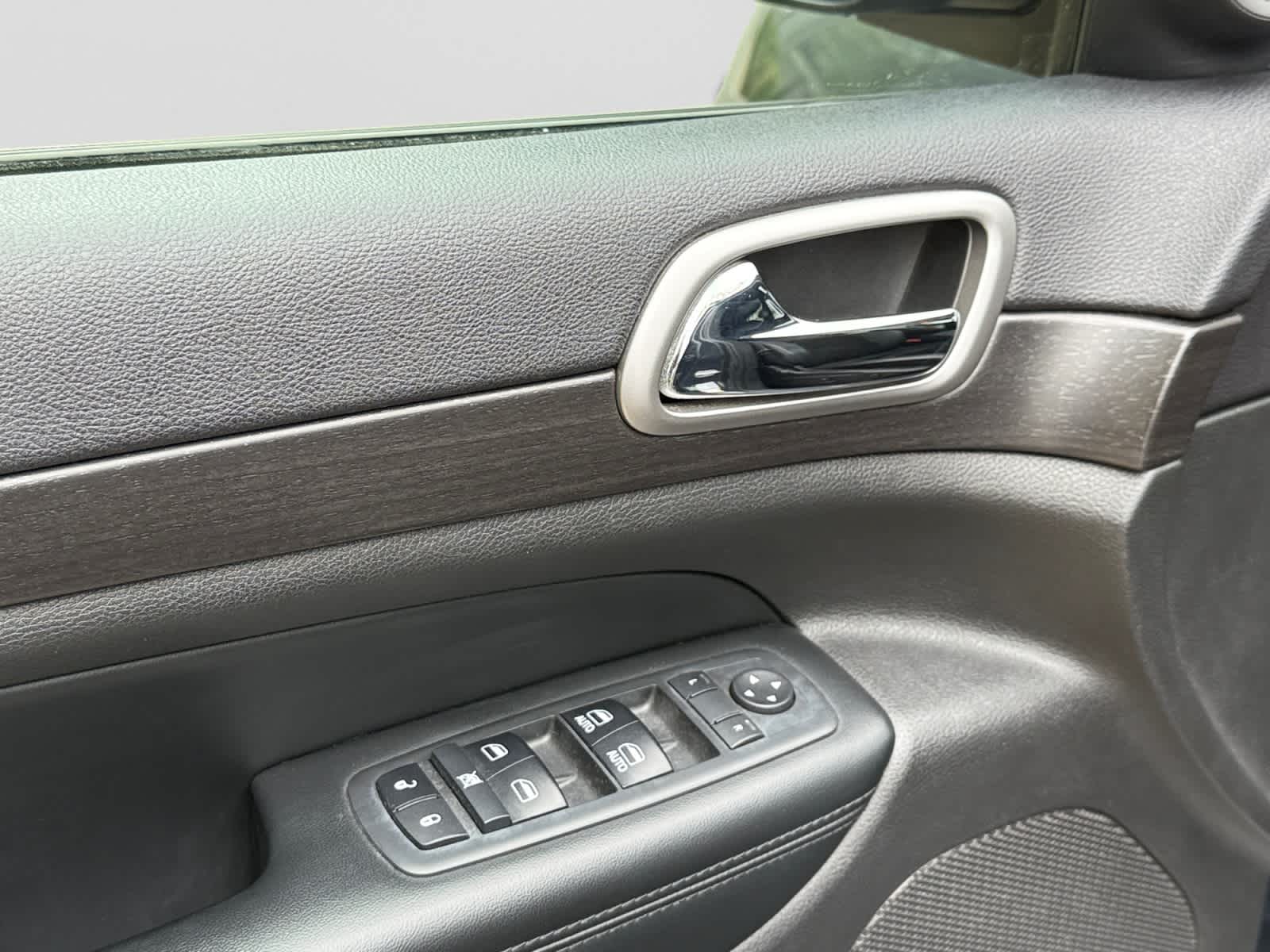used 2017 Jeep Grand Cherokee car, priced at $13,875