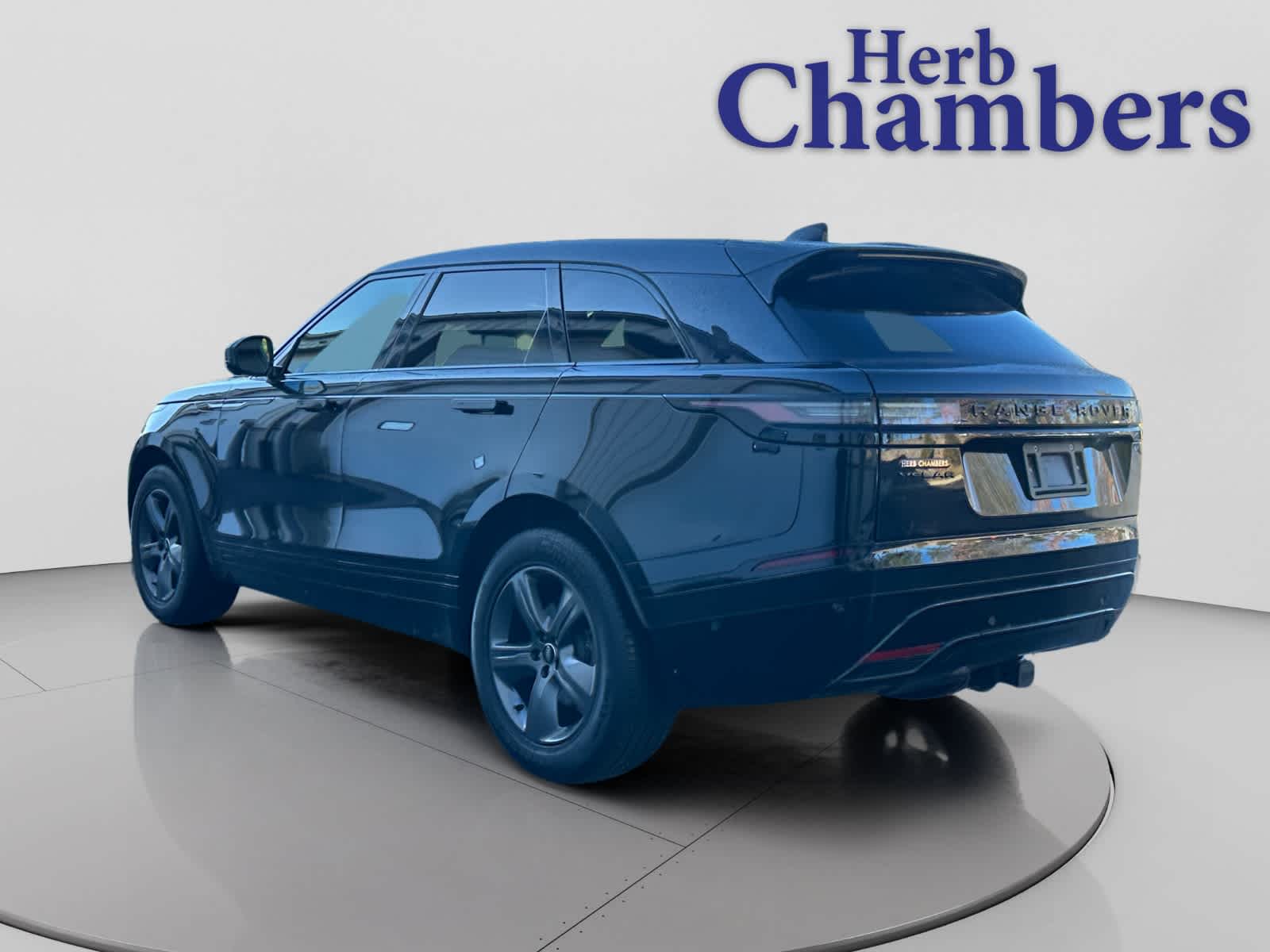 used 2025 Land Rover Range Rover Velar car, priced at $48,000