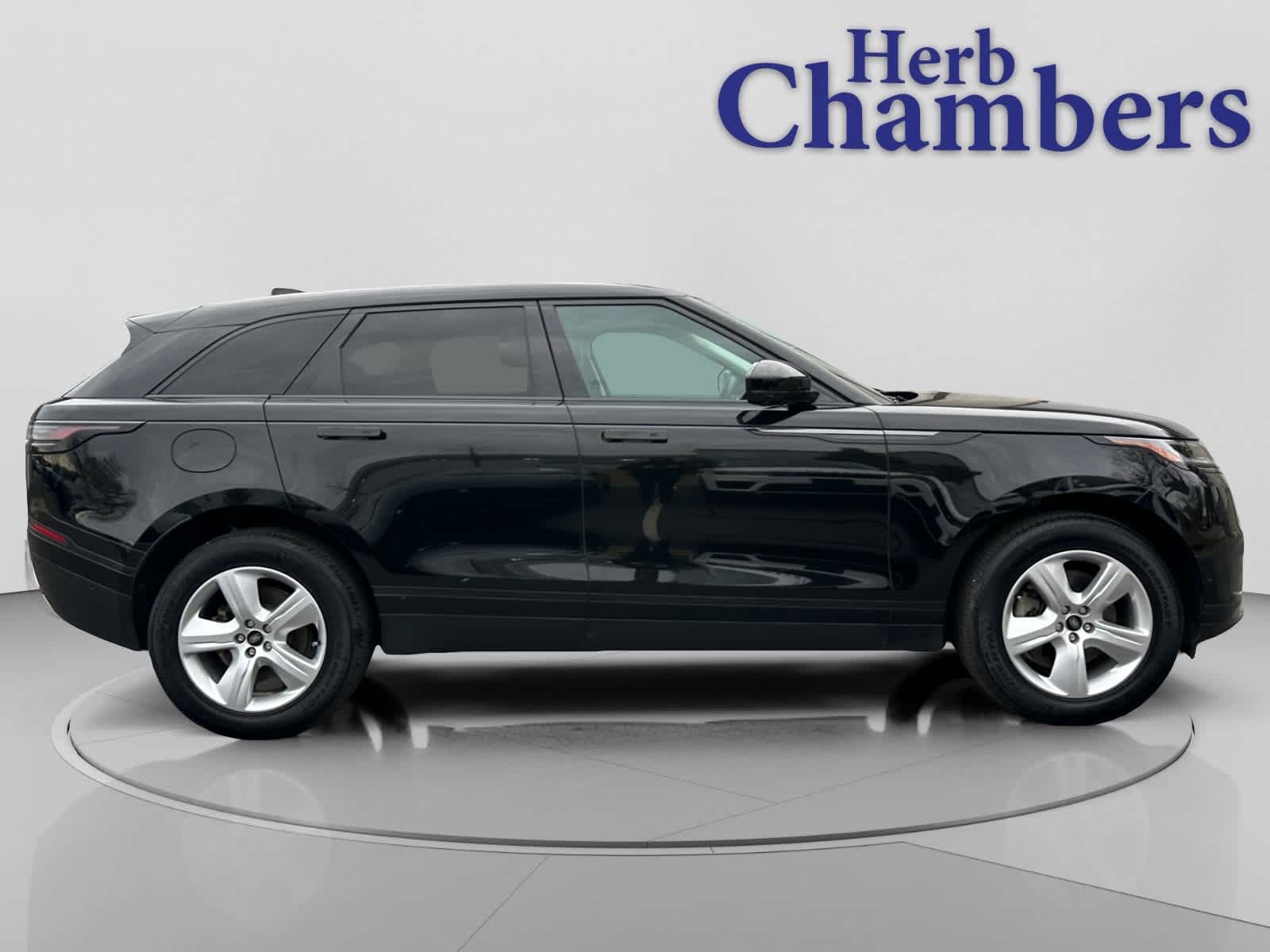 used 2025 Land Rover Range Rover Velar car, priced at $48,000