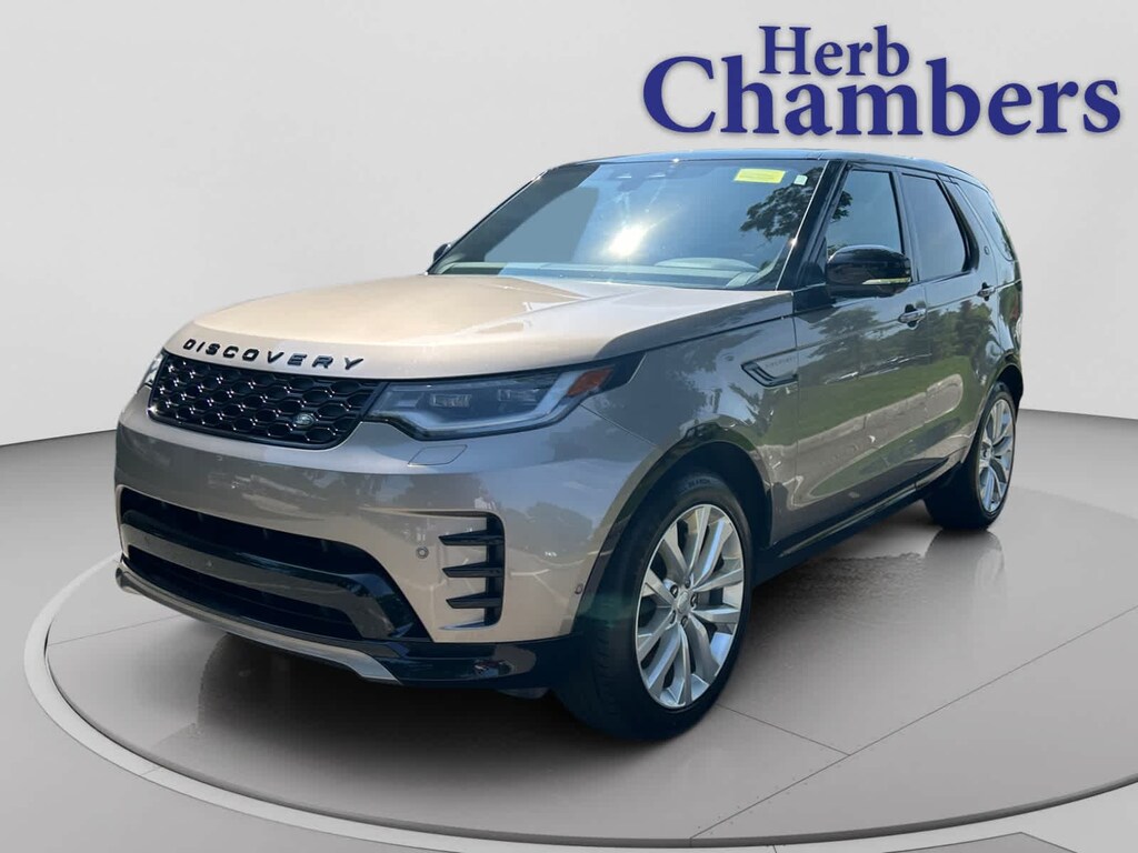 Used 2024 Land Rover Discovery P300 Dynamic SE SUV