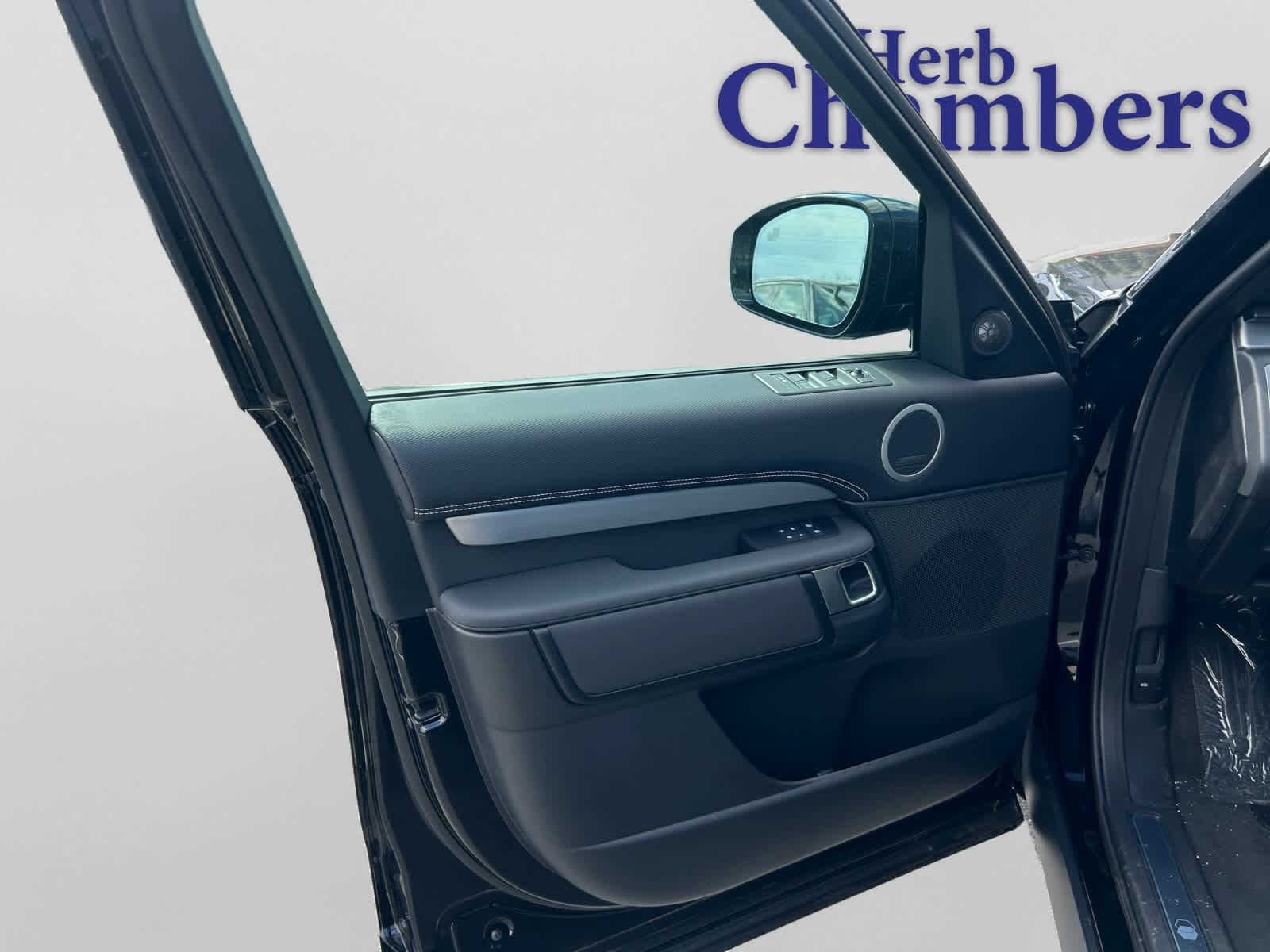 new 2026 Land Rover Discovery car, priced at $79,671