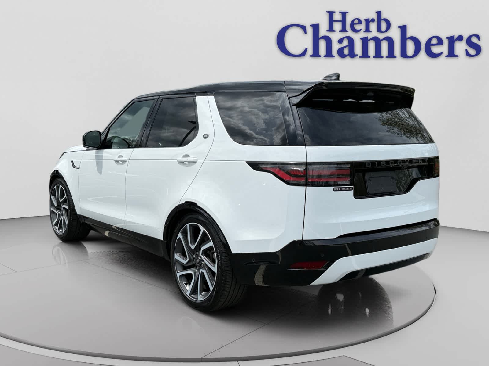 used 2025 Land Rover Discovery car, priced at $56,465