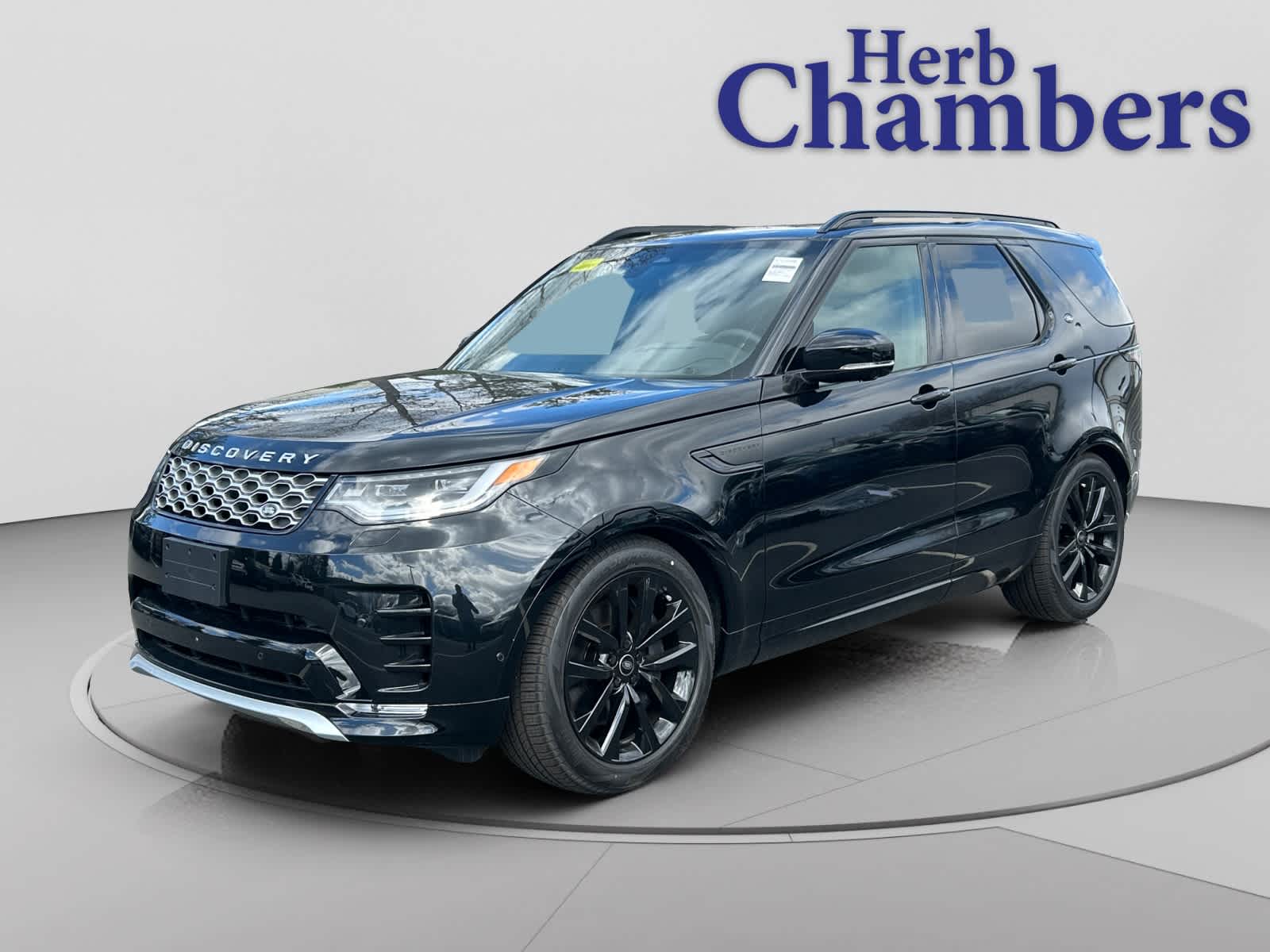 new 2026 Land Rover Discovery car, priced at $79,671