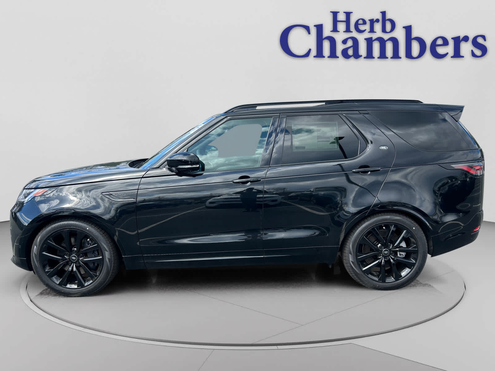 new 2026 Land Rover Discovery car, priced at $79,671