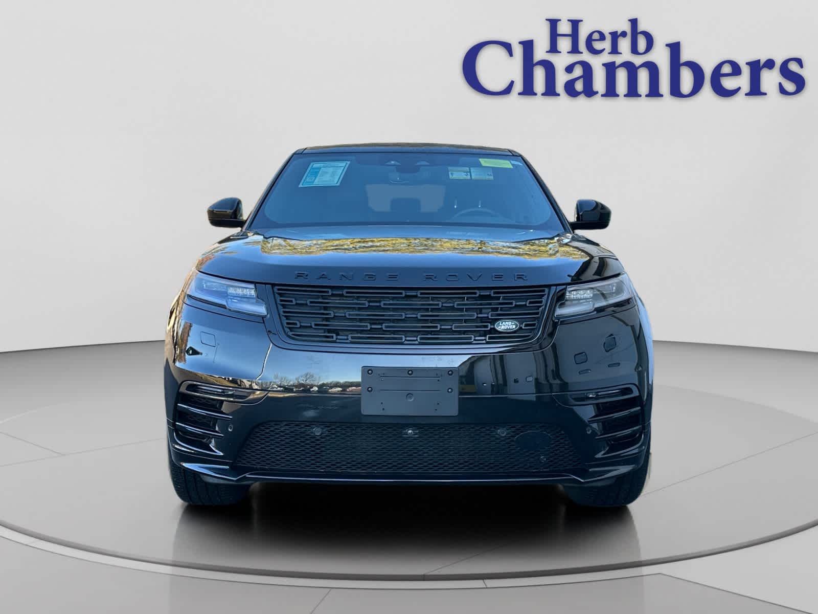used 2025 Land Rover Range Rover Velar car, priced at $48,000