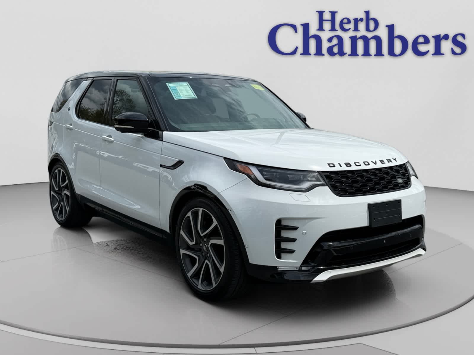 used 2025 Land Rover Discovery car, priced at $56,465