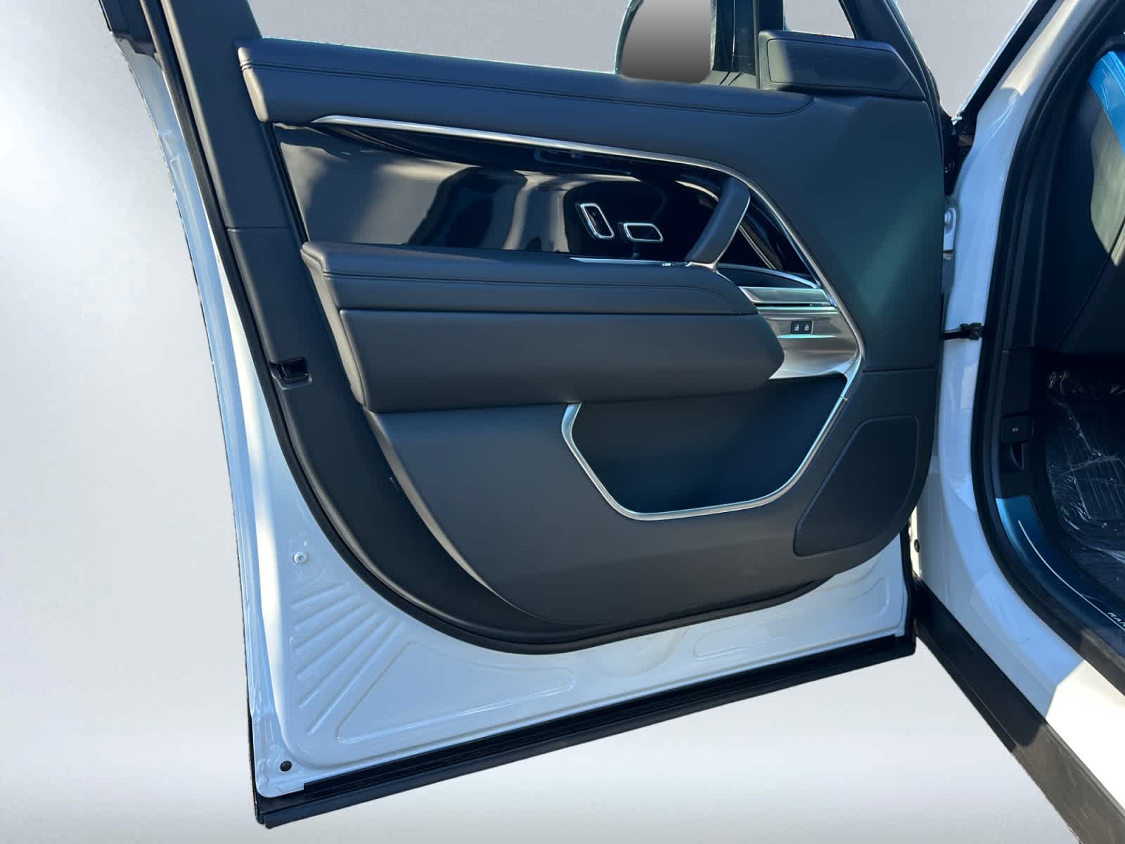 2026 Land Rover Range Rover SE - Photo 15