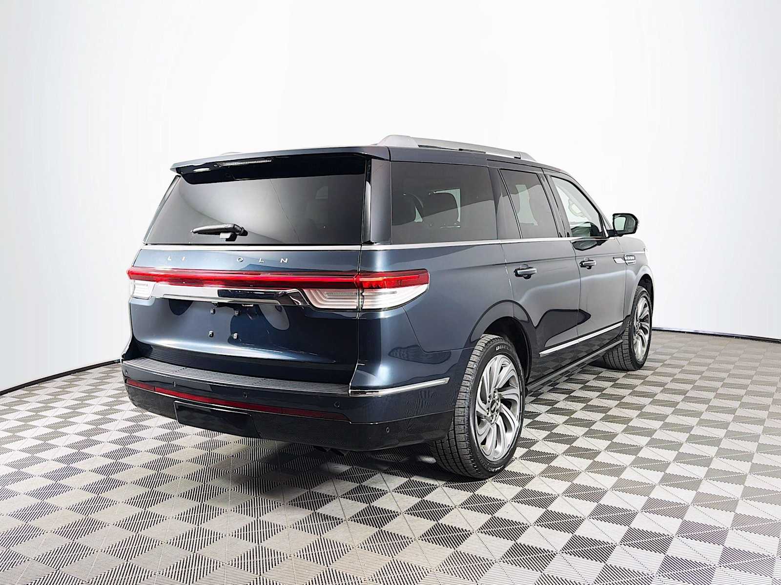 used 2022 Lincoln Navigator car, priced at $48,790