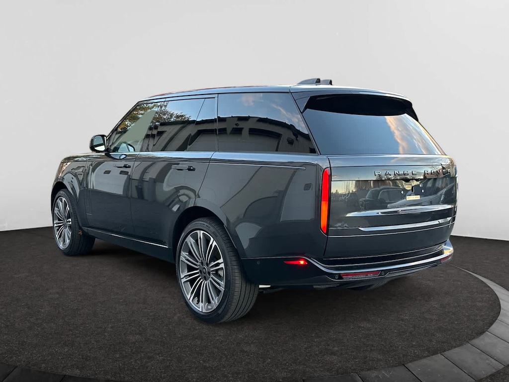 New 2025 Land Rover Range Rover SE SWB SUV