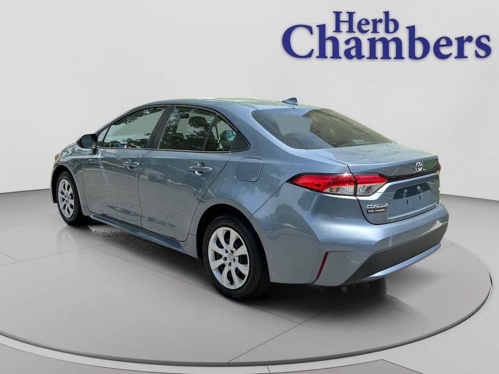 Used 2022 Toyota Corolla LE Sedan