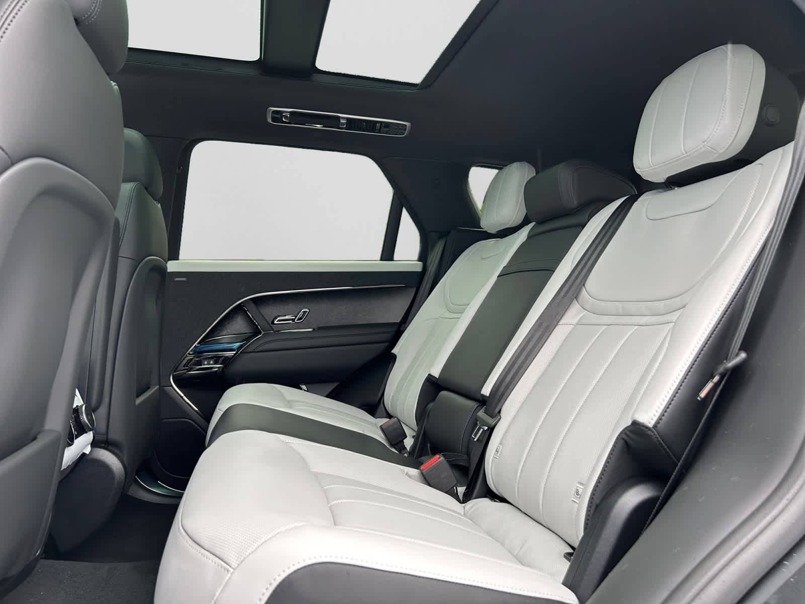 new 2026 Land Rover Range Rover Sport car, priced at $118,485