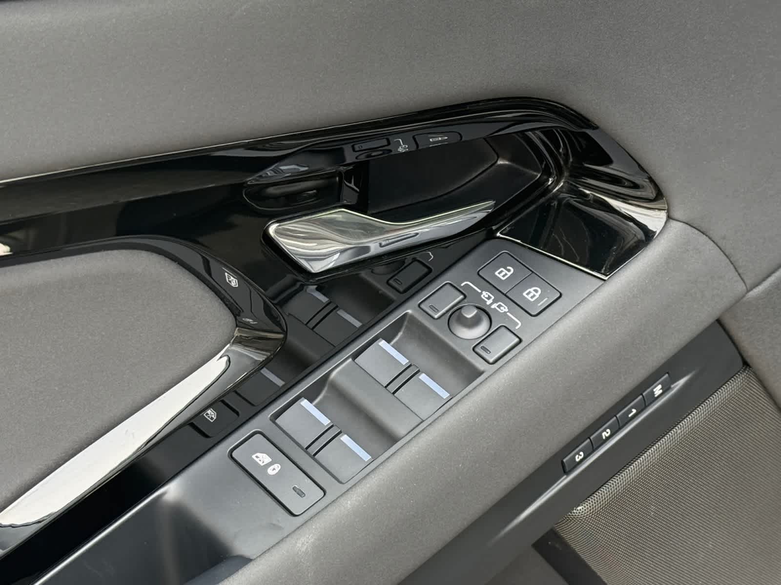 used 2025 Land Rover Range Rover Evoque car, priced at $39,889