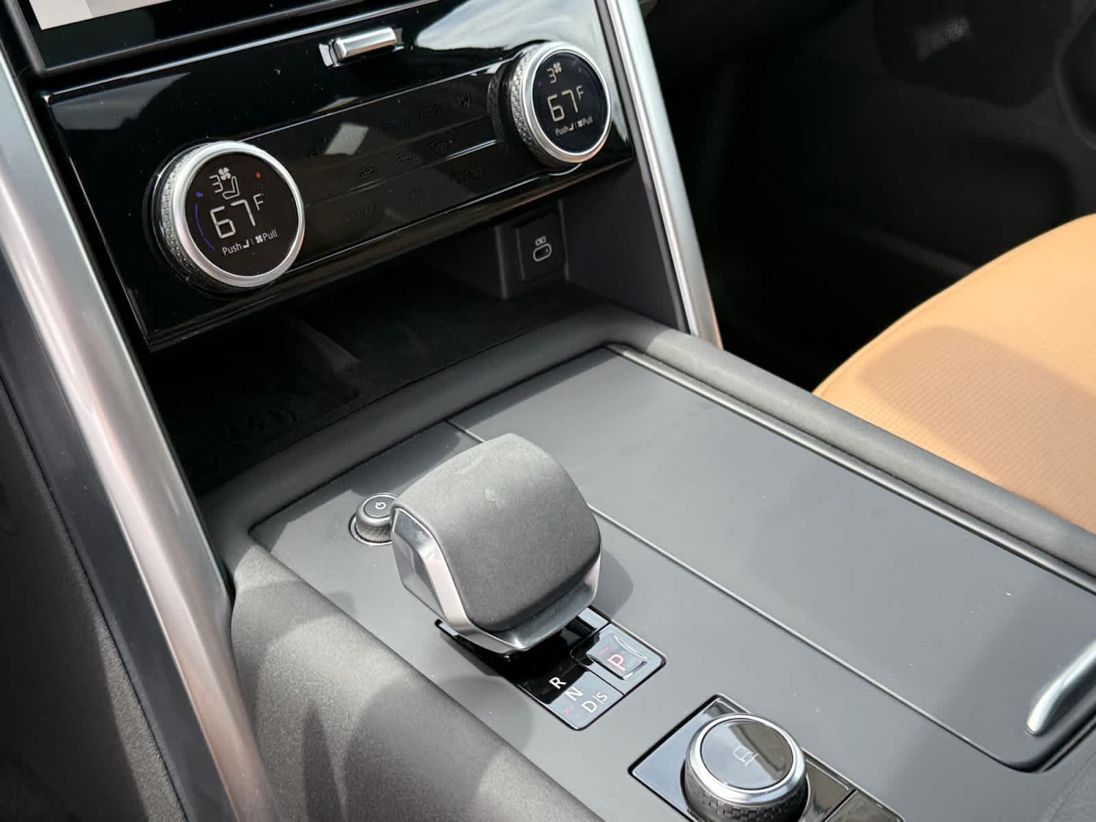 used 2025 Land Rover Discovery car, priced at $56,465