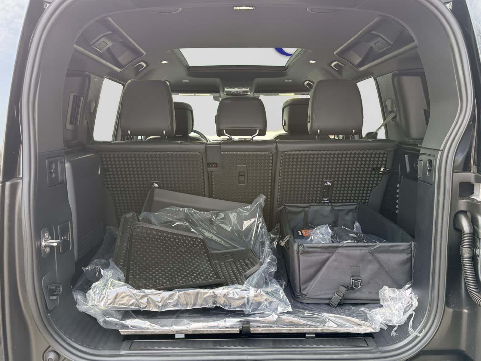 new 2026 Land Rover Defender 110 car, priced at $118,531