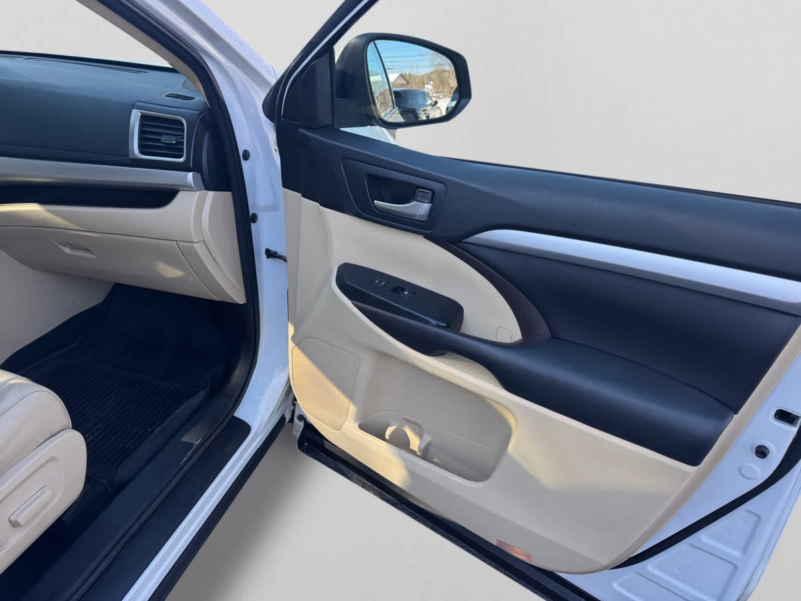 used 2017 Toyota Highlander car, priced at $22,000