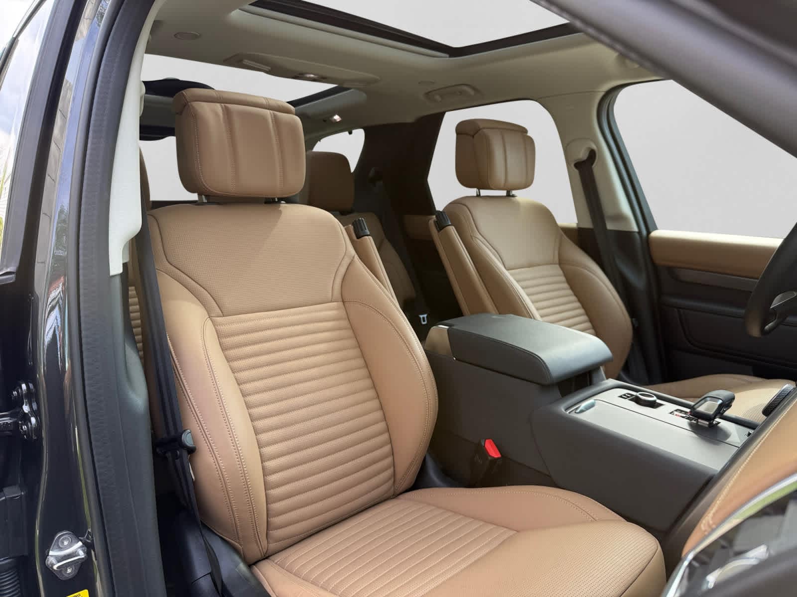used 2025 Land Rover Discovery car, priced at $66,941
