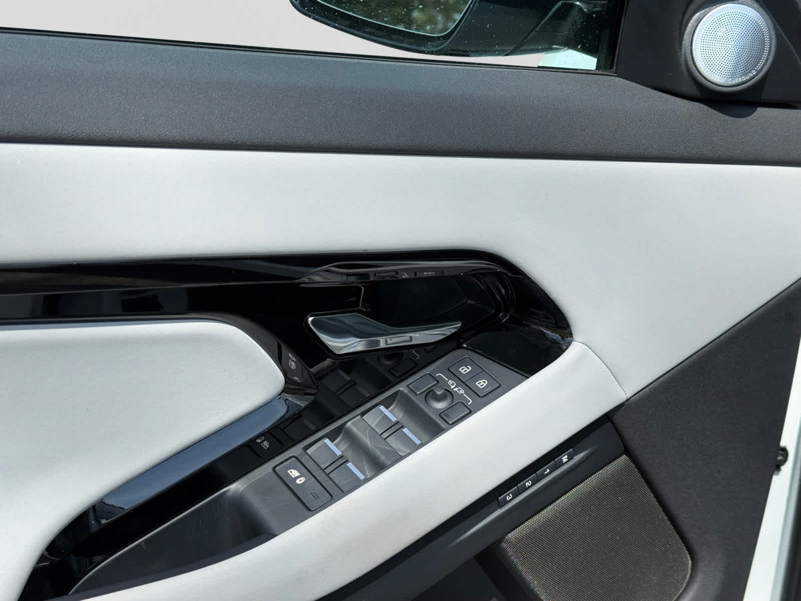 used 2025 Land Rover Range Rover Evoque car, priced at $42,000