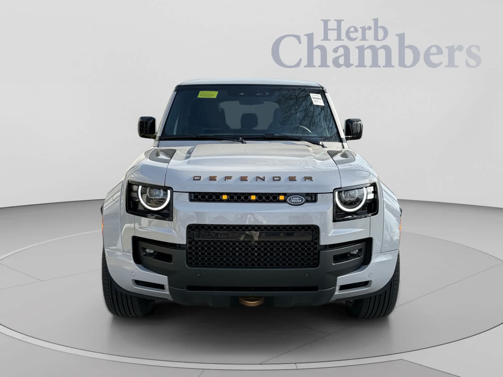 2026 Land Rover Defender OCTA - Photo 2