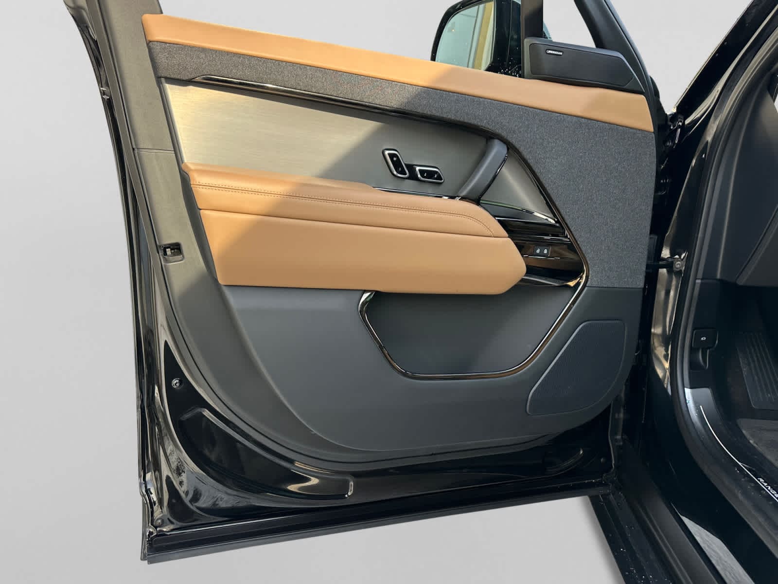 used 2025 Land Rover Range Rover Sport car, priced at $80,500