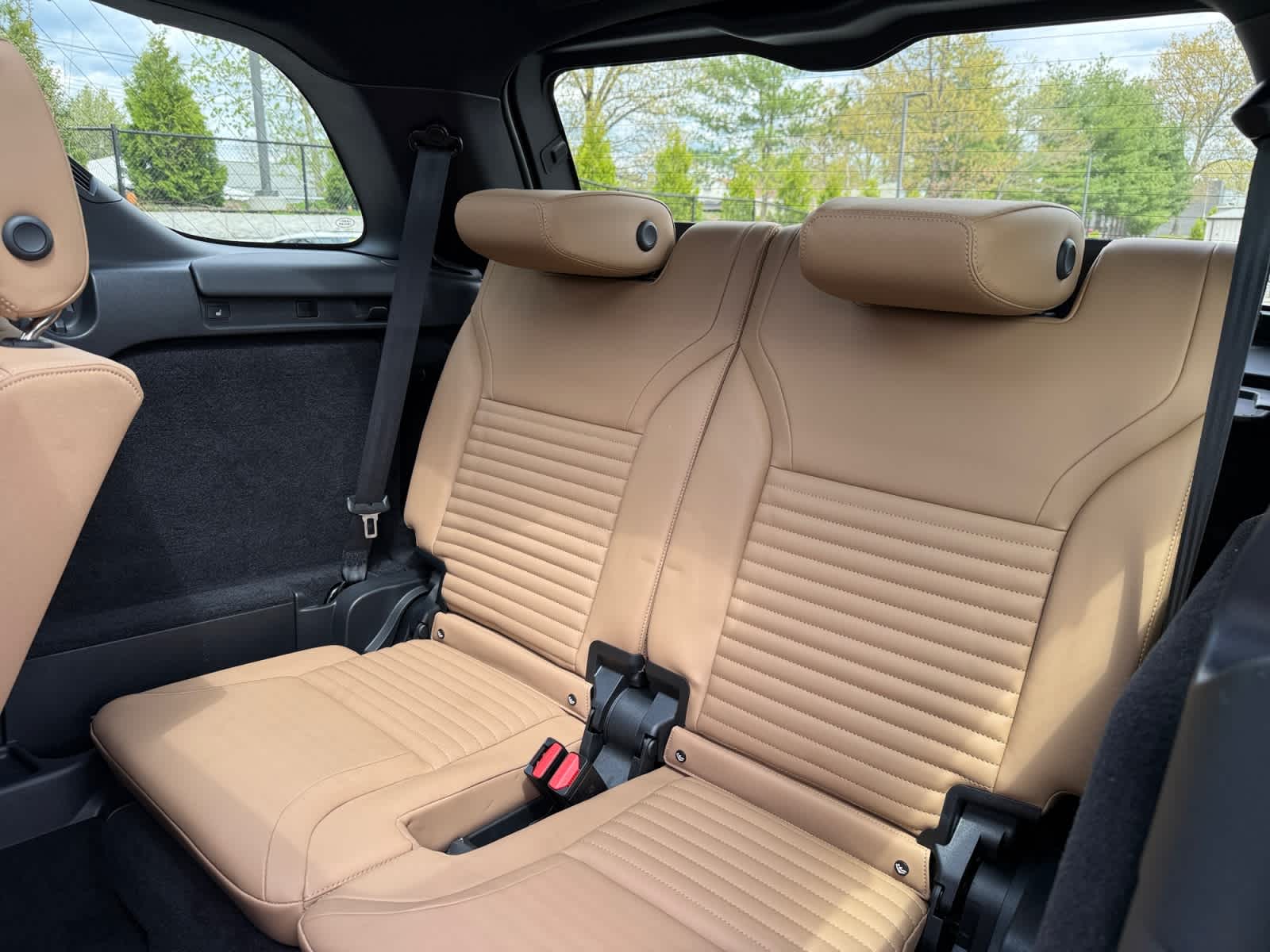 used 2025 Land Rover Discovery car, priced at $56,465
