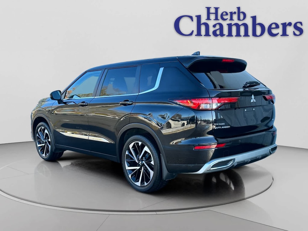 Used 2022 Mitsubishi Outlander SE CUV