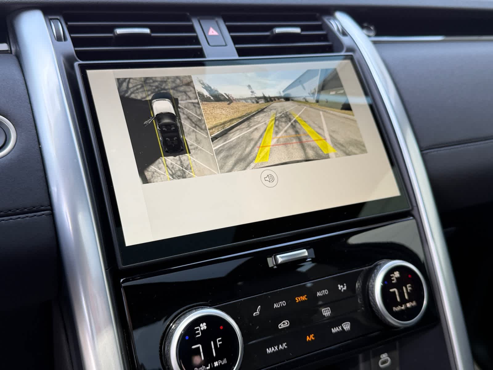 used 2025 Land Rover Discovery car, priced at $49,000