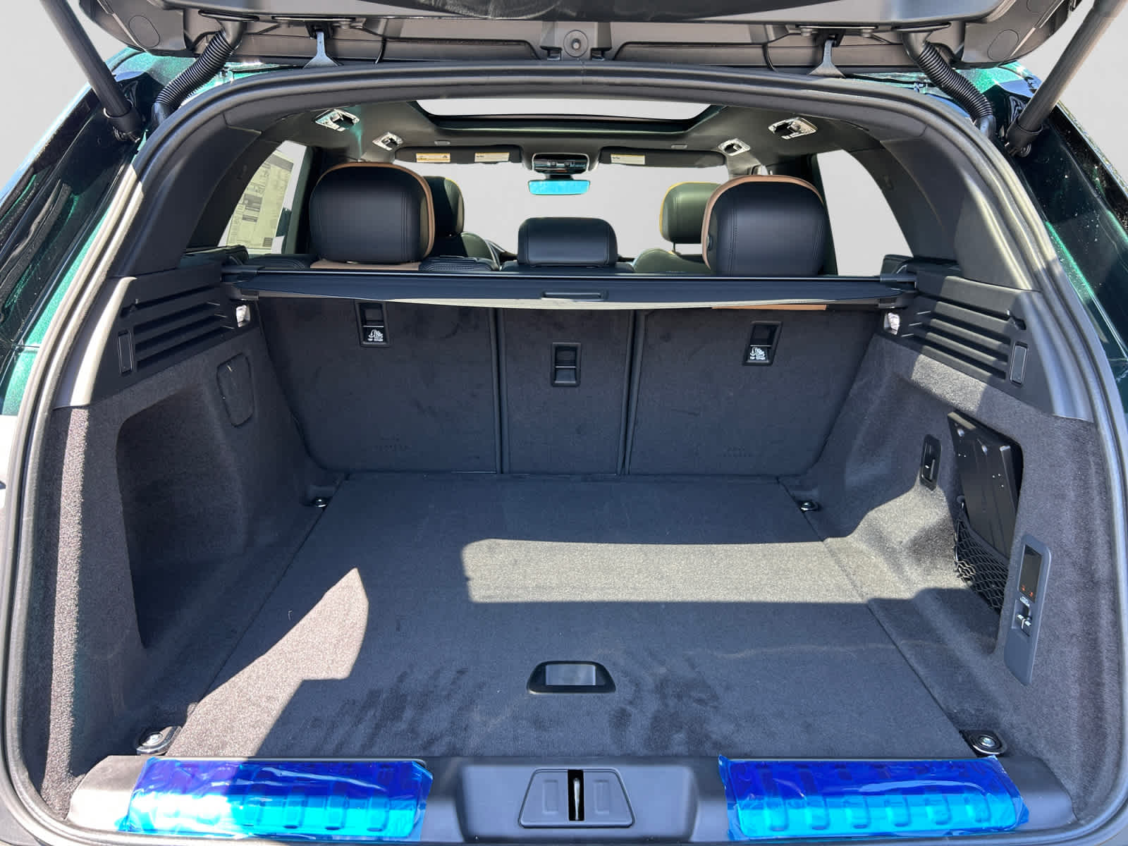 new 2026 Land Rover Range Rover Sport car, priced at $122,895