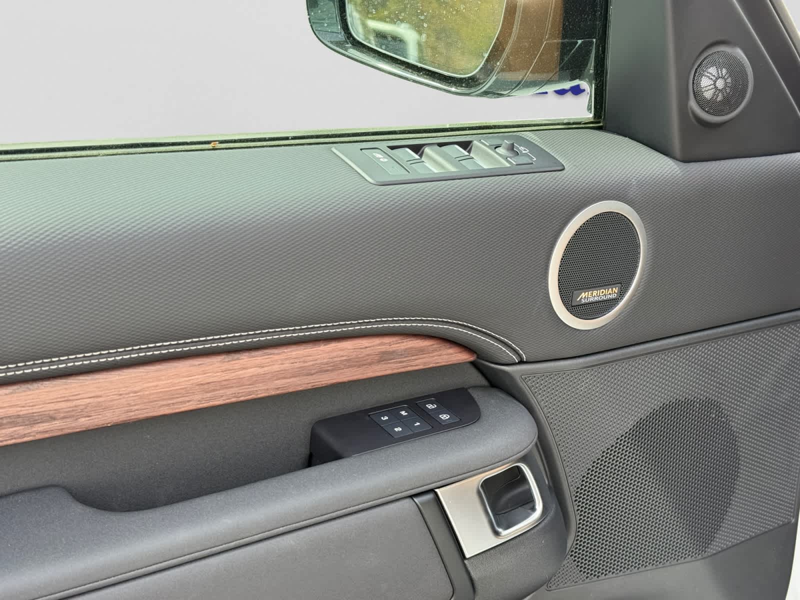 used 2025 Land Rover Discovery car, priced at $56,465