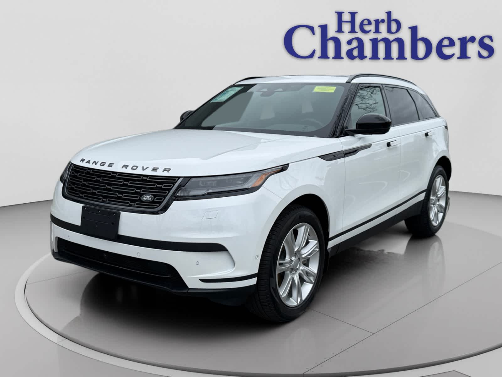 Ostuni Pearl White Premium Metallic 2026 Land Rover Range Rover Velar P250 S AWD SUV / Crossover All-Wheel Drive