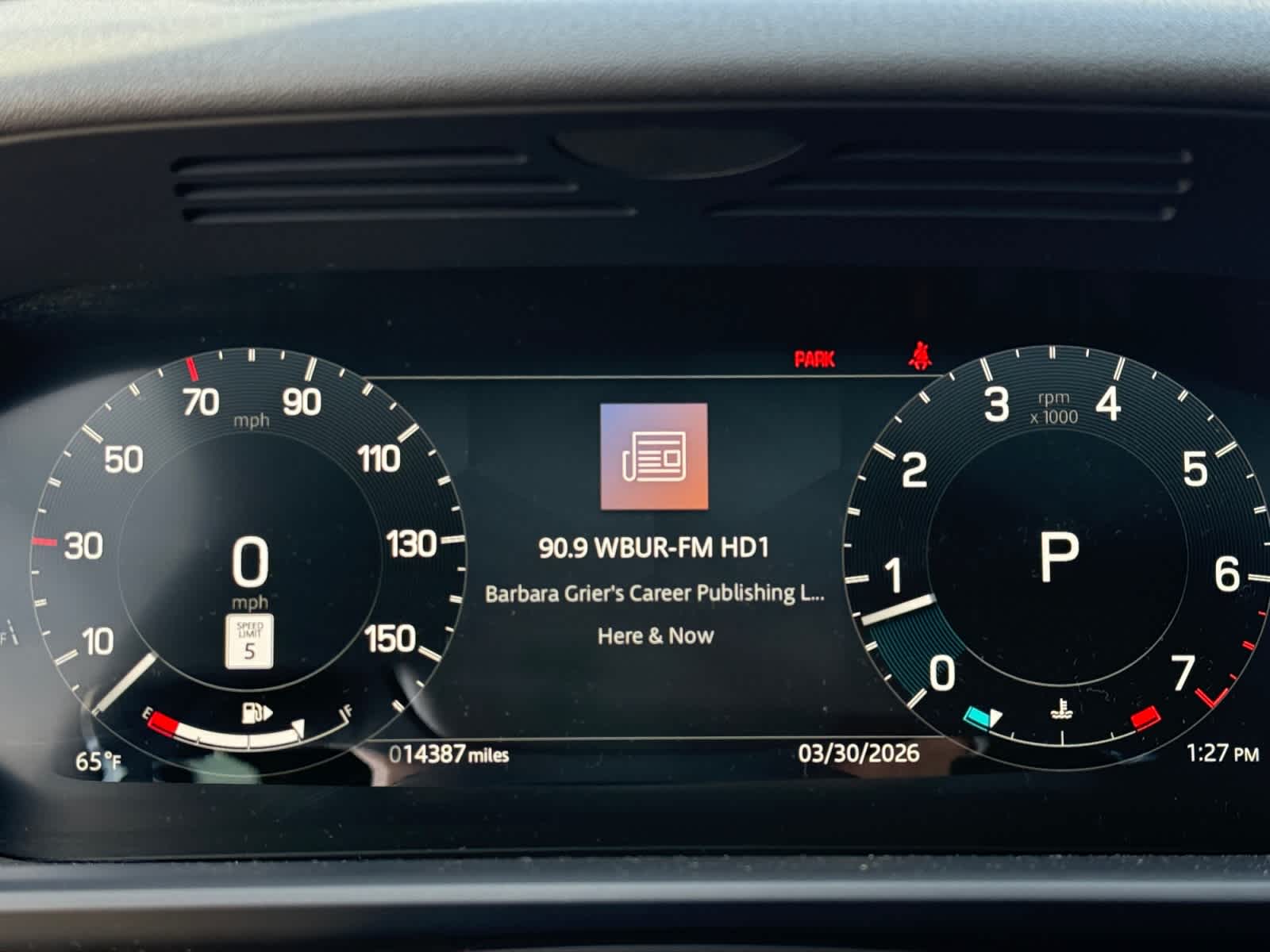 used 2025 Land Rover Discovery car, priced at $49,000