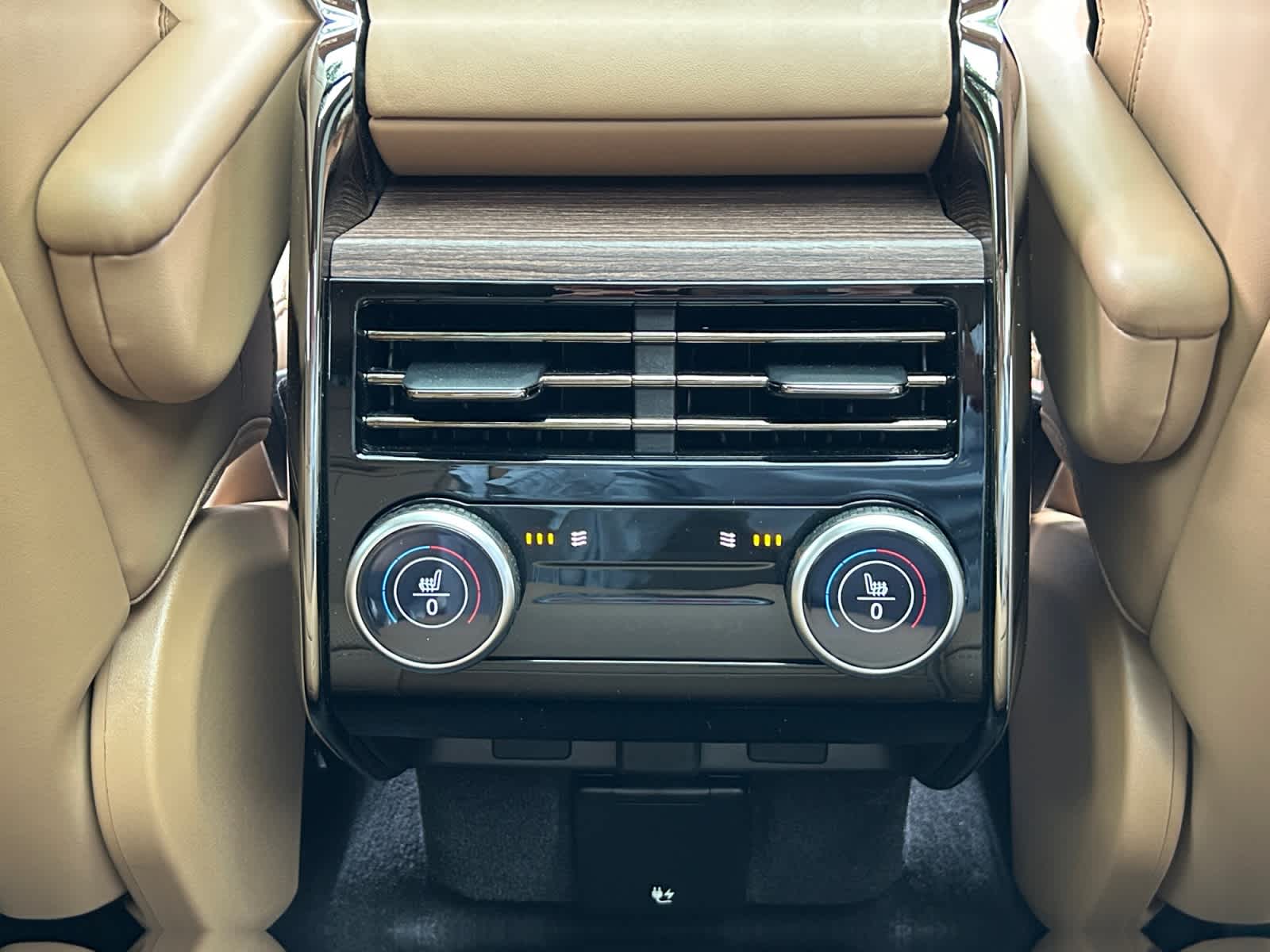 used 2024 Land Rover Range Rover Sport car, priced at $69,888