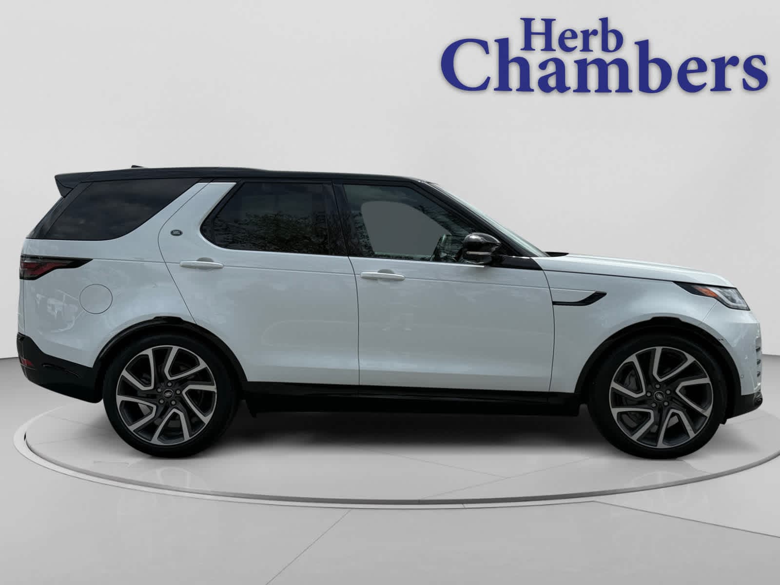 used 2025 Land Rover Discovery car, priced at $56,465