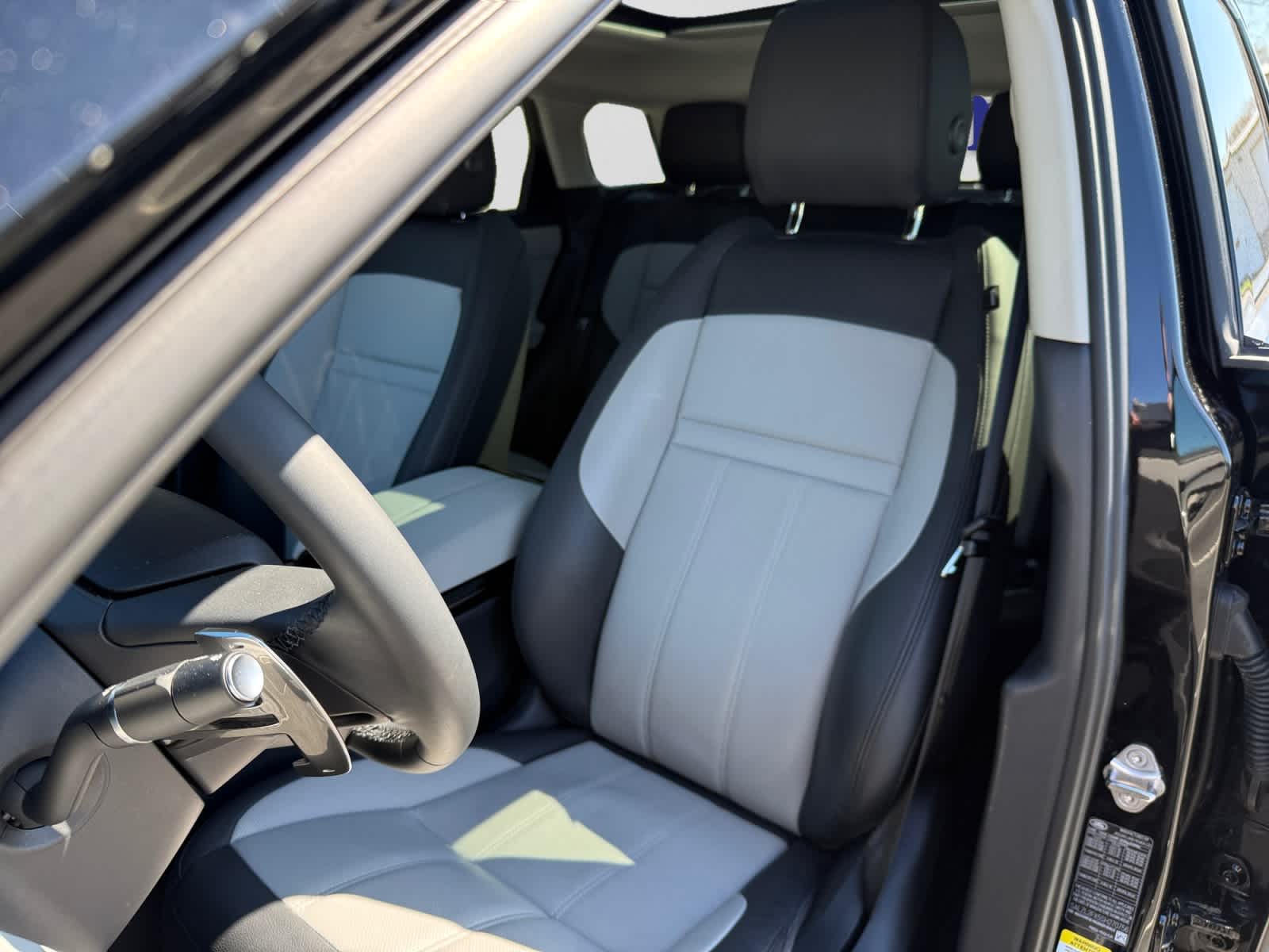 used 2025 Land Rover Range Rover Evoque car, priced at $42,000