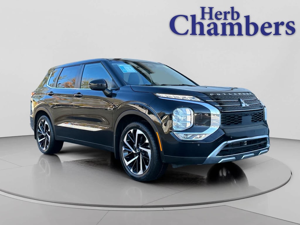 Used 2022 Mitsubishi Outlander SE CUV