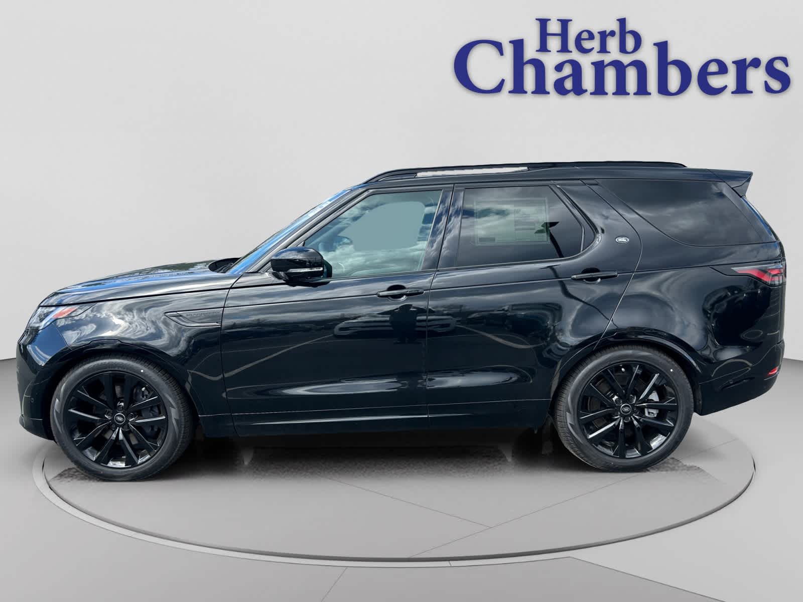 new 2026 Land Rover Discovery car, priced at $79,671