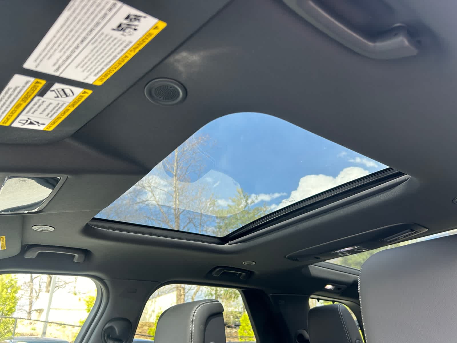 new 2026 Land Rover Discovery car, priced at $79,671