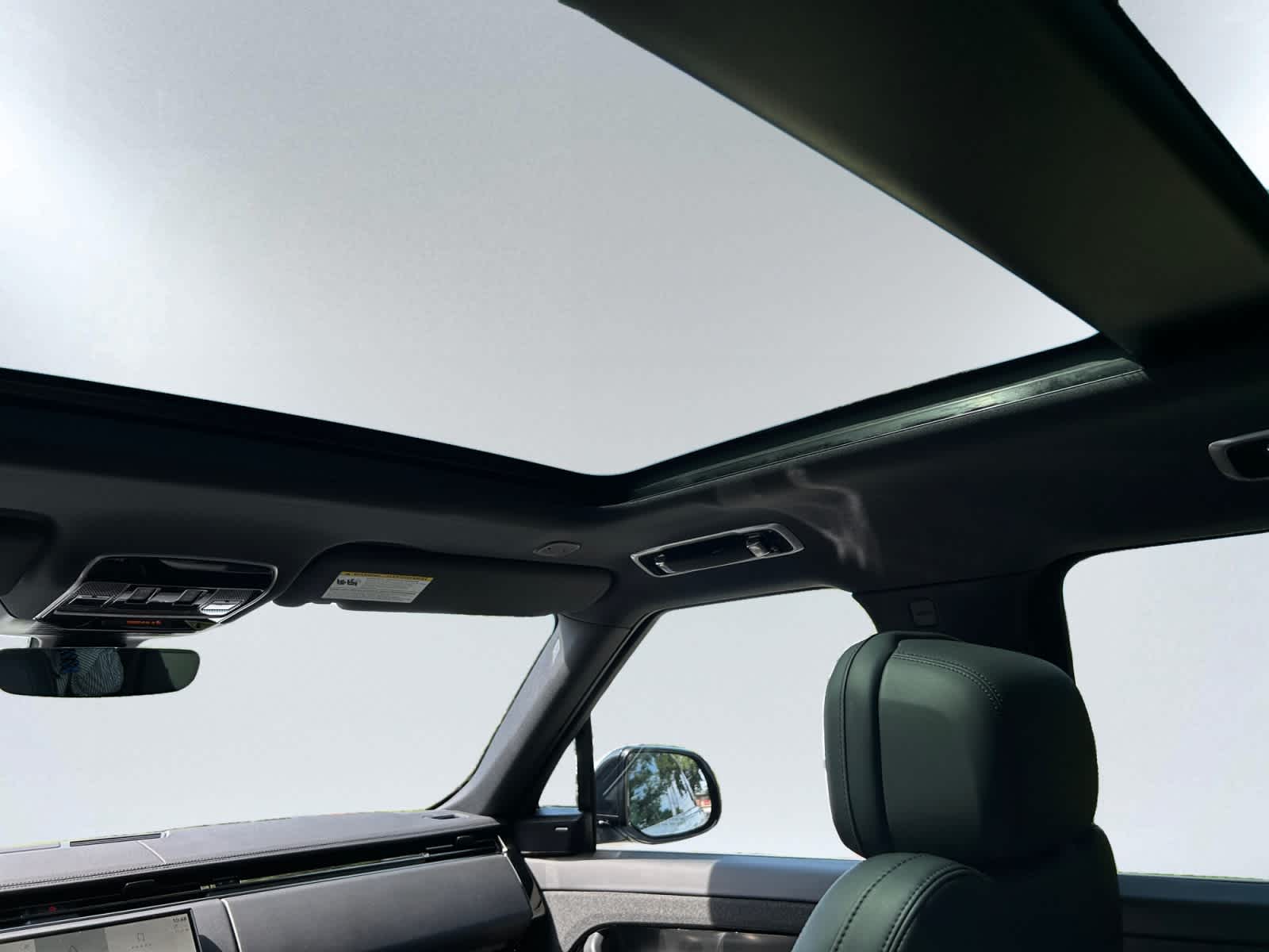 2025 Land Rover Range Rover Sport SE - Photo 12