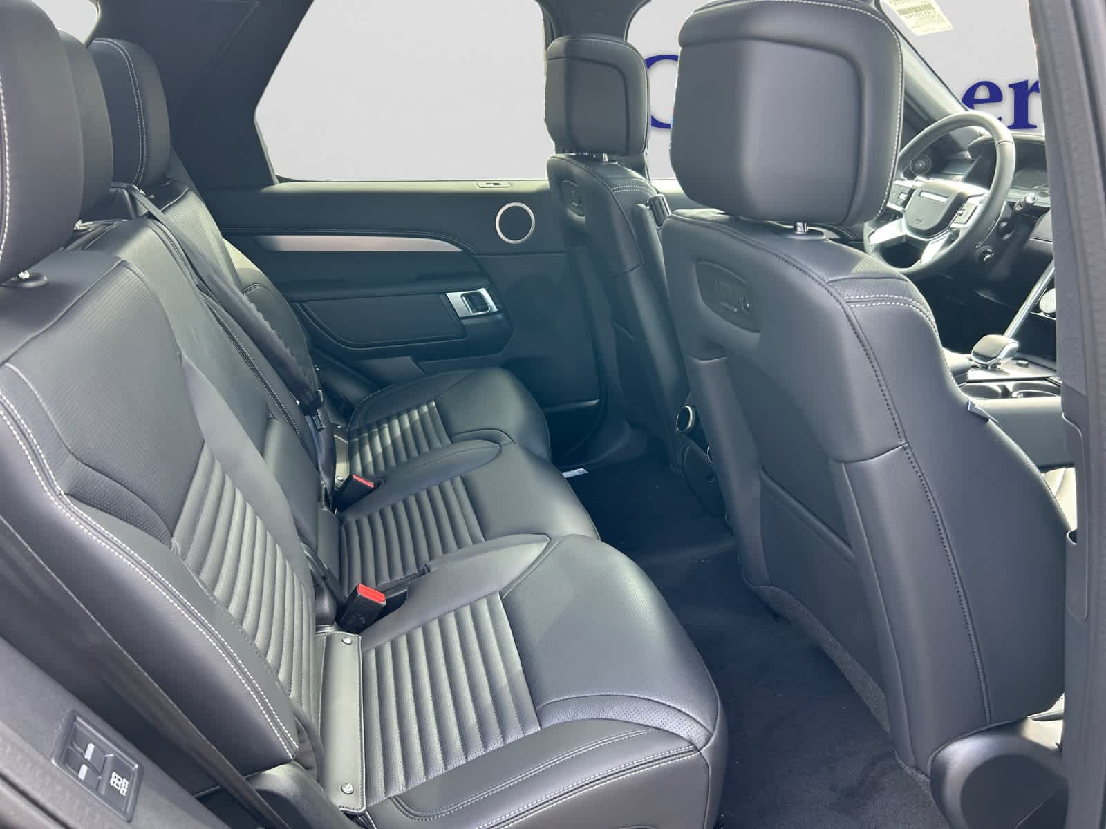 new 2026 Land Rover Discovery car, priced at $79,671