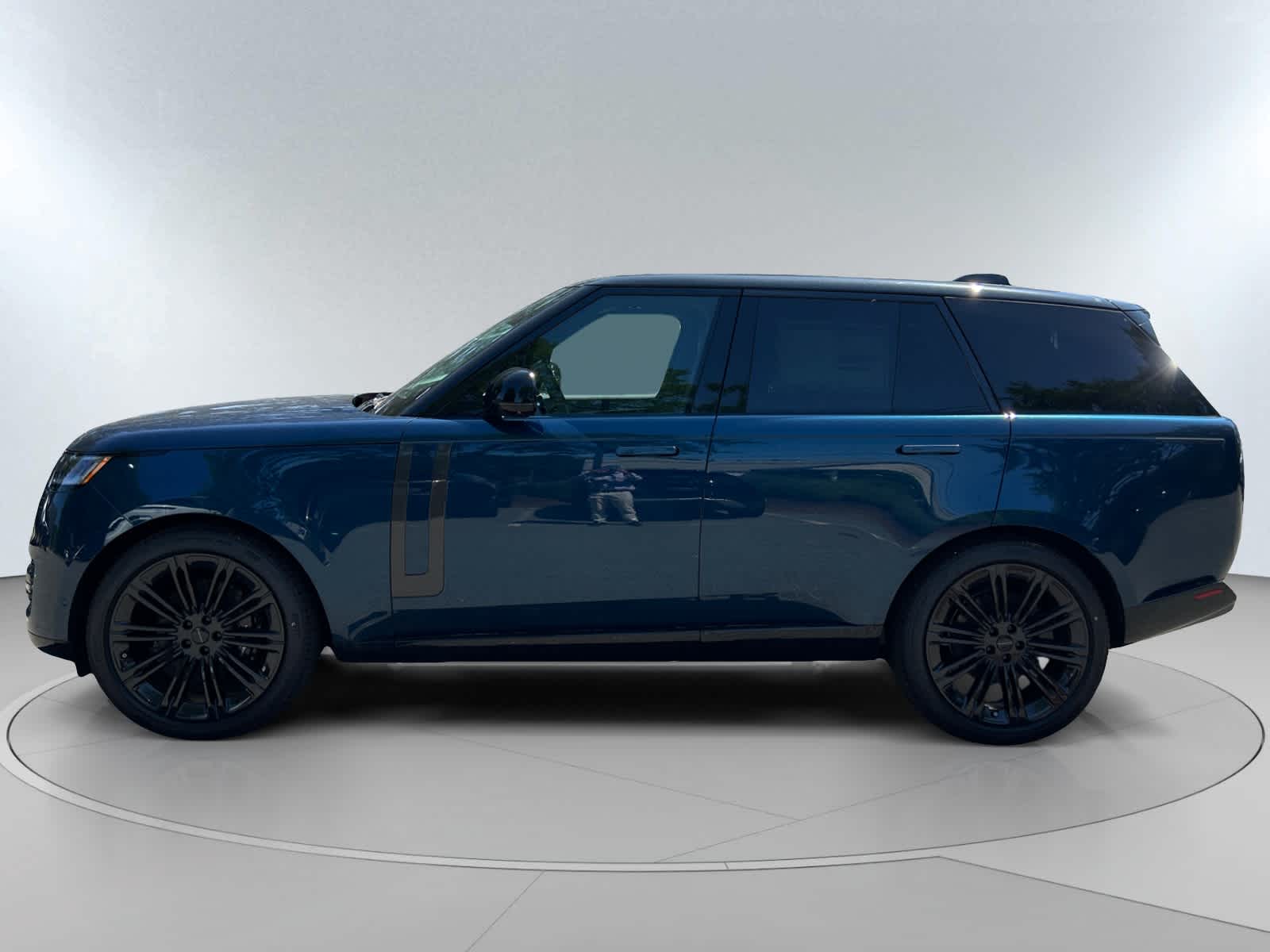 2026 Land Rover Range Rover SE - Photo 6